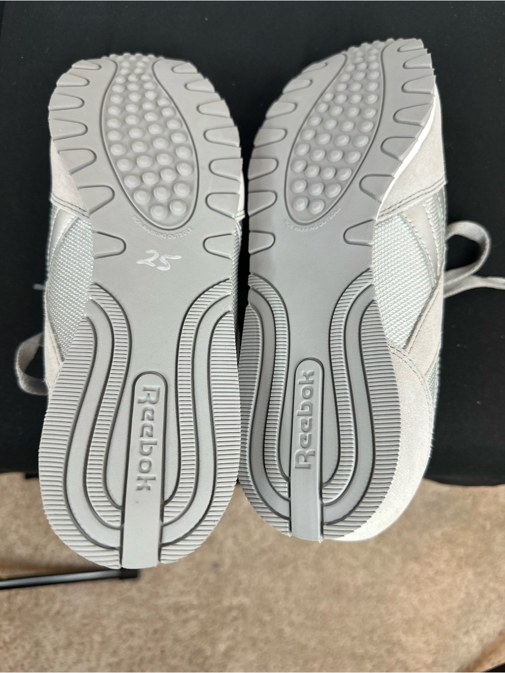 Reebok Women Light Gray Retro Lace-Up Sneakers, Foam lite, size 8 - Picture 7 of 9